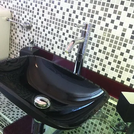 Carmen Oda ve Kahvaltı 3*