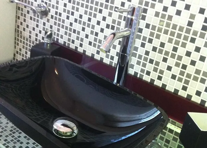 Carmen Nocleg ze śniadaniem 3*